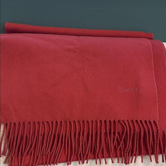 SOLD —CHANEL Cranberry Cashmere Scarf - Picture 5 of 6